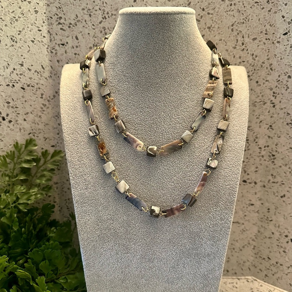 Shell segments necklace - Picture 2 of 5
